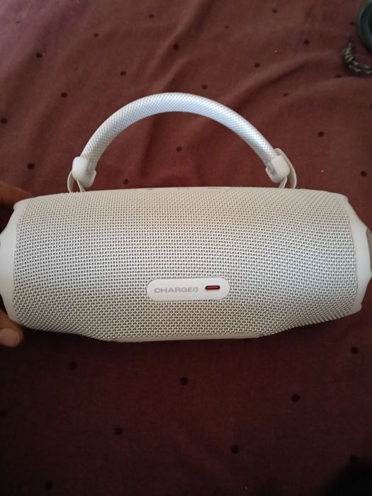 Vând boxa jbl charge 6