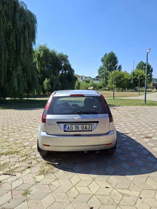 Vând Ford fiesta 2004 1.4  TDCI