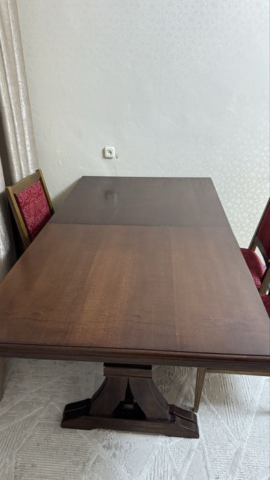 Полированный стол длиной 3.5м