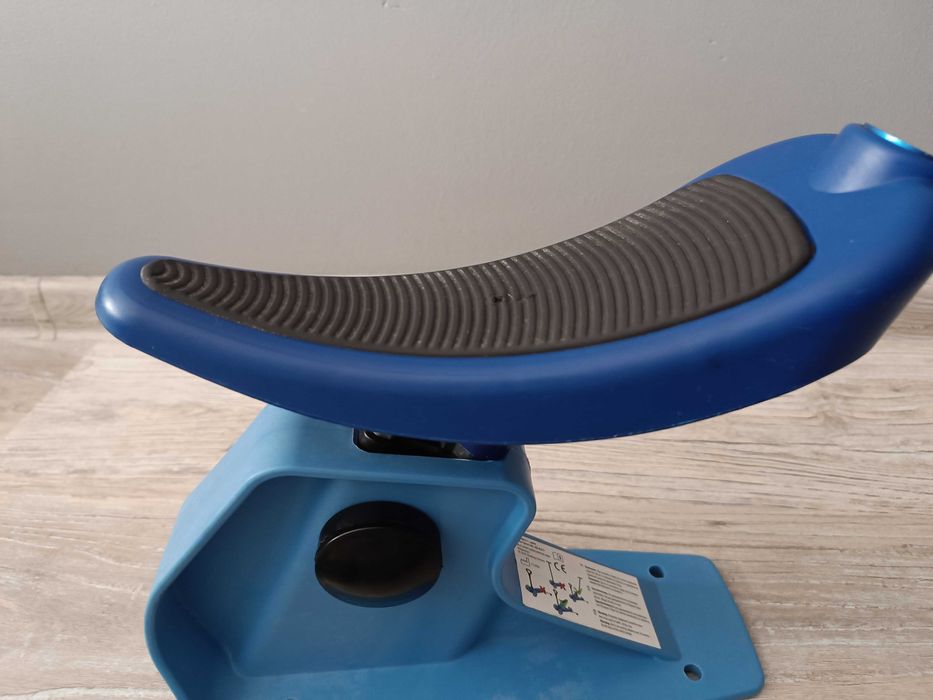 Помощна седалка и колелца за тротинетка  Playtive