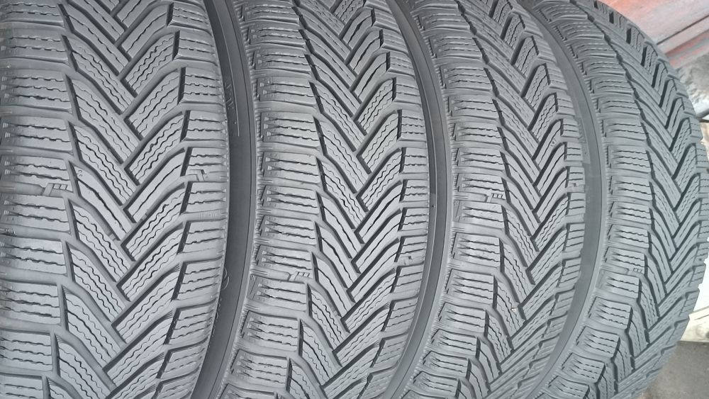 205/60/16 Michelin