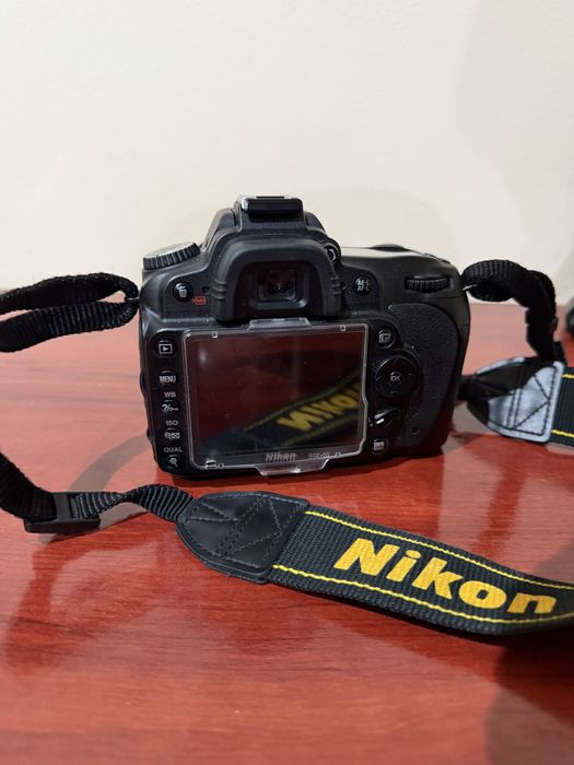 Nikon D90 cu obiectiv tamron 18-200 mm f/3,5-6,2