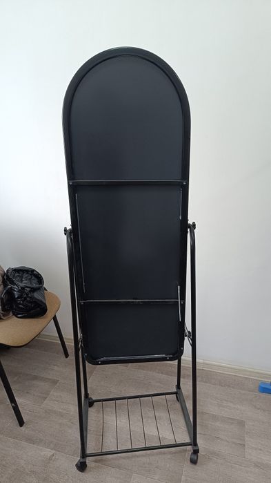 Продам зеркало напольное.