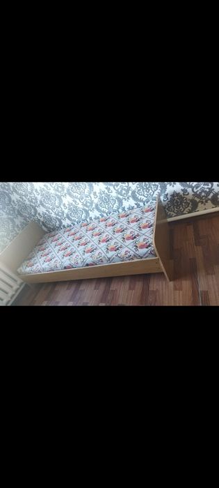 Продам кровать полуторка
