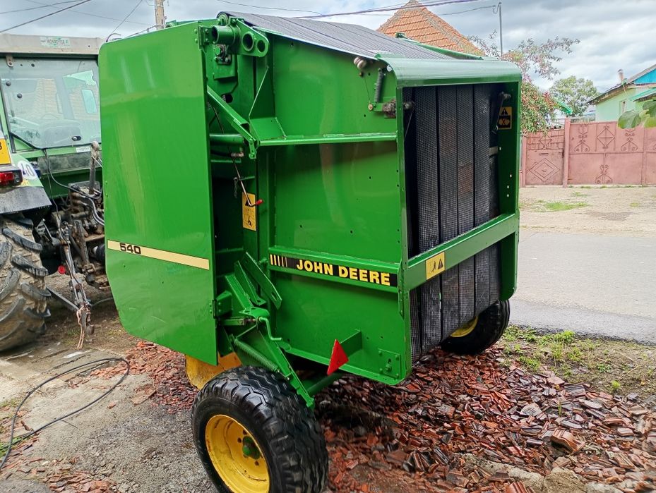 Presă baloți rotunzi mici John Deere 540