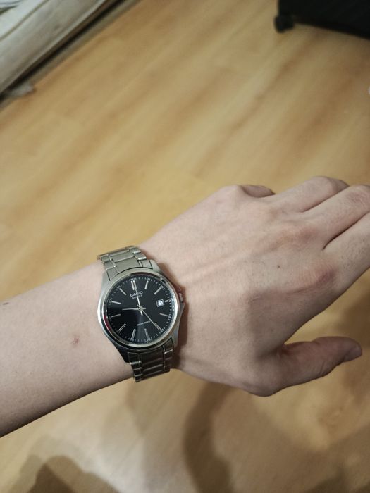 Часы Casio кварцевые серебристые