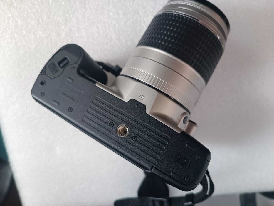 aparat foto slr film Canon EOS 300 cu  Canon EF 28-90mm f/4-5.6  functional