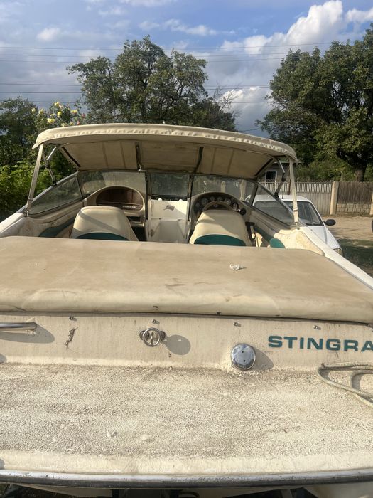 Barca Stingray motor inbord