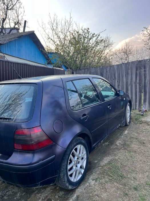 Mașină de vânzare golf 4