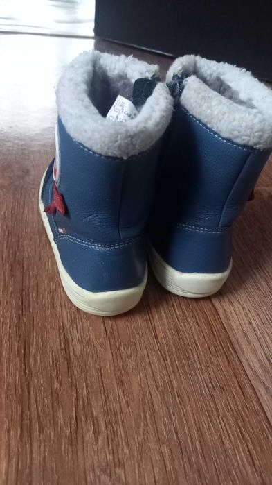 Продаю зимние детские сапоги