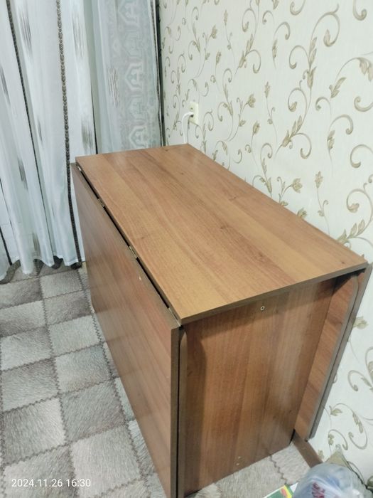 Стол в отличном состоянии