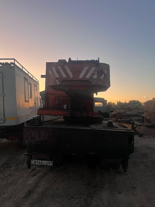 16 тонналык кран сатылады.