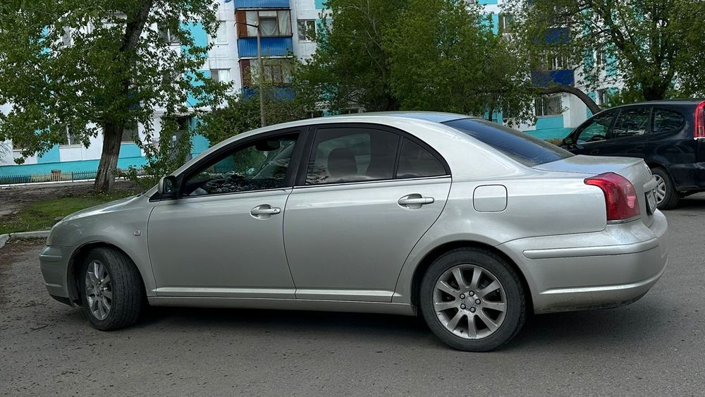 Продам toyota avensis