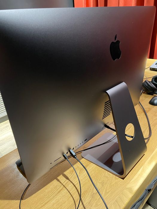 Продам iMac Pro 2017