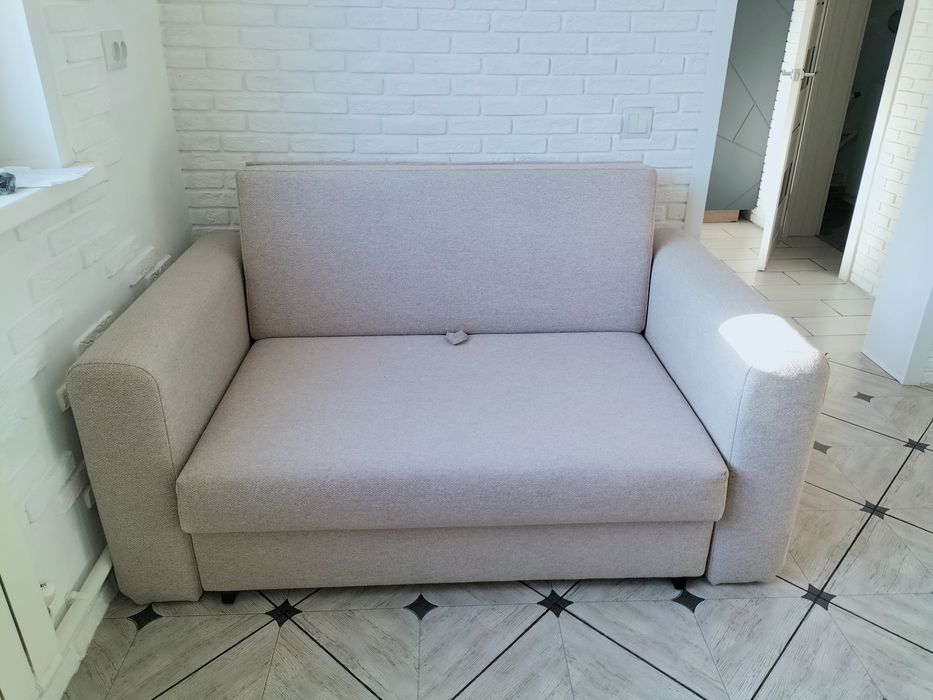 Продам Диван Маленький