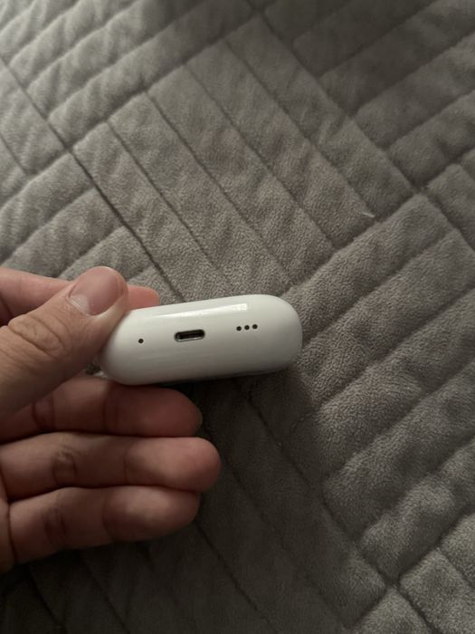 продам кейс от эйр подс про 2