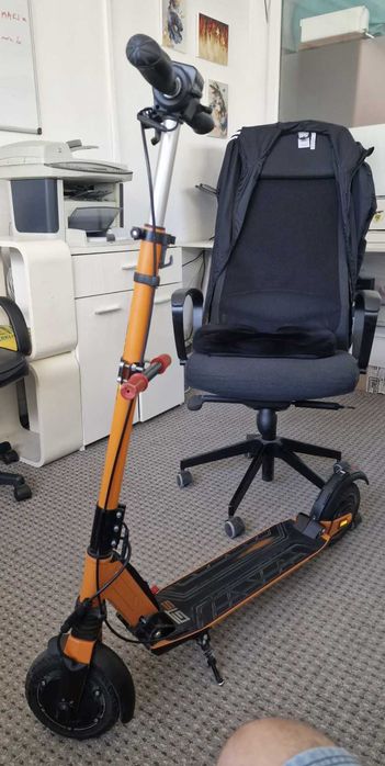Trotineta electrica E-TWOW e twow GT SPORT Viteza 52km/h Greutate 13 kg Amortizoare fata si spate Autonomie 45 km Baterie 48V 9.6Ah