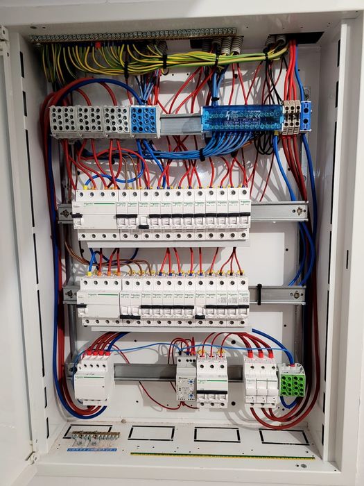 Electrician – Instalații electrice corecte, sigure și durabile!