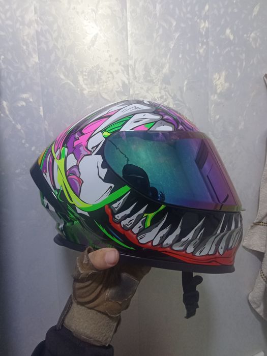 Skuter shlem sotiladi