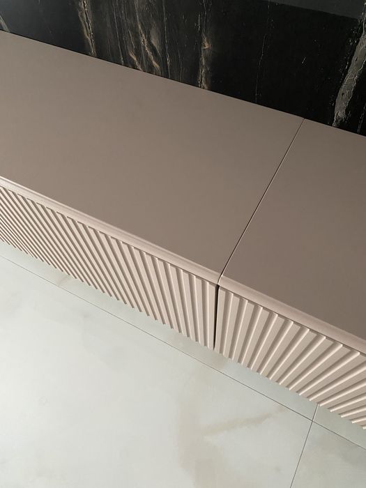 Продам тв тумбы две по полтора метра