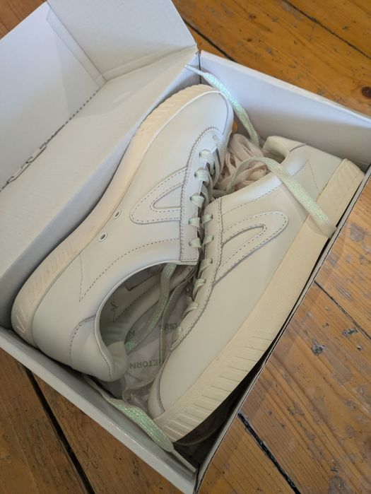 Нови дамски кецове, изкуствена кожа, 38 номер