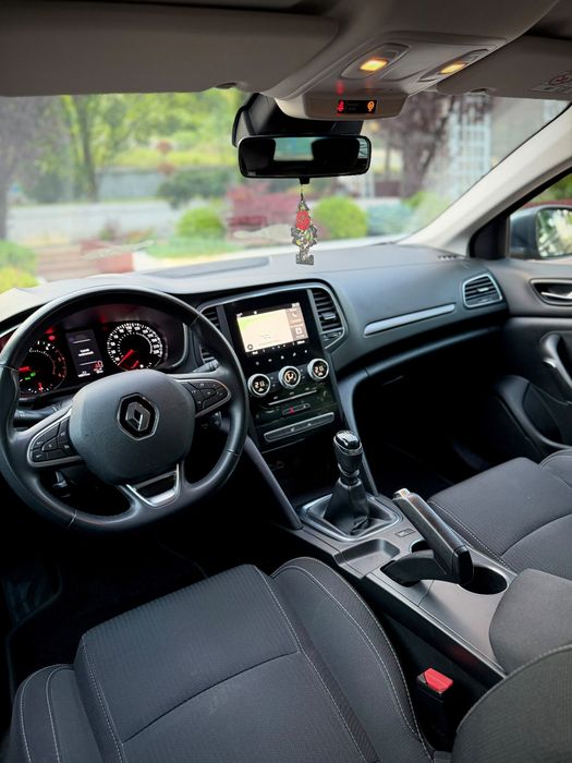 Renault Megane IV Blue Dci 115cp