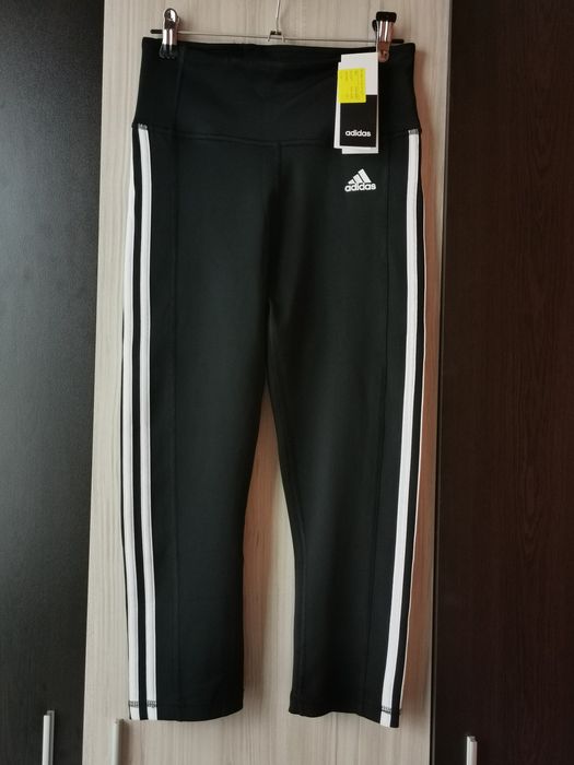 Adidas нов дамски клин + подарък тениска