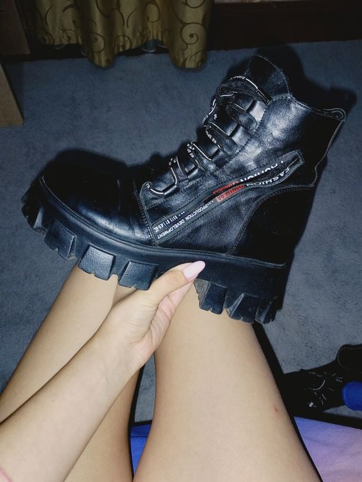 Ghete de piele cu blană