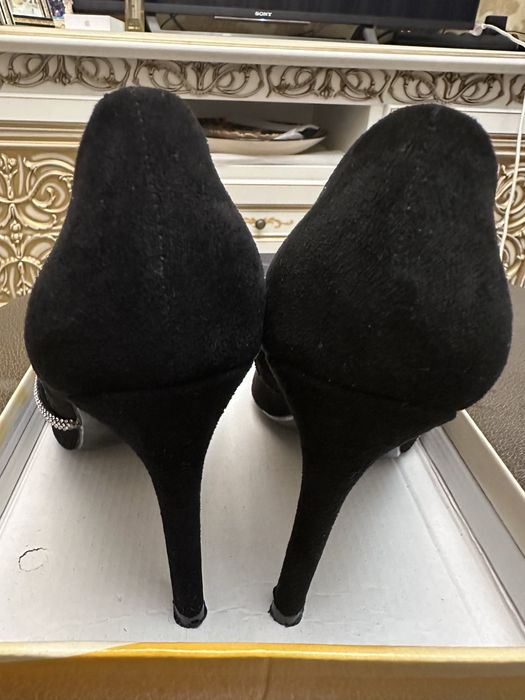 Продам женские туфли