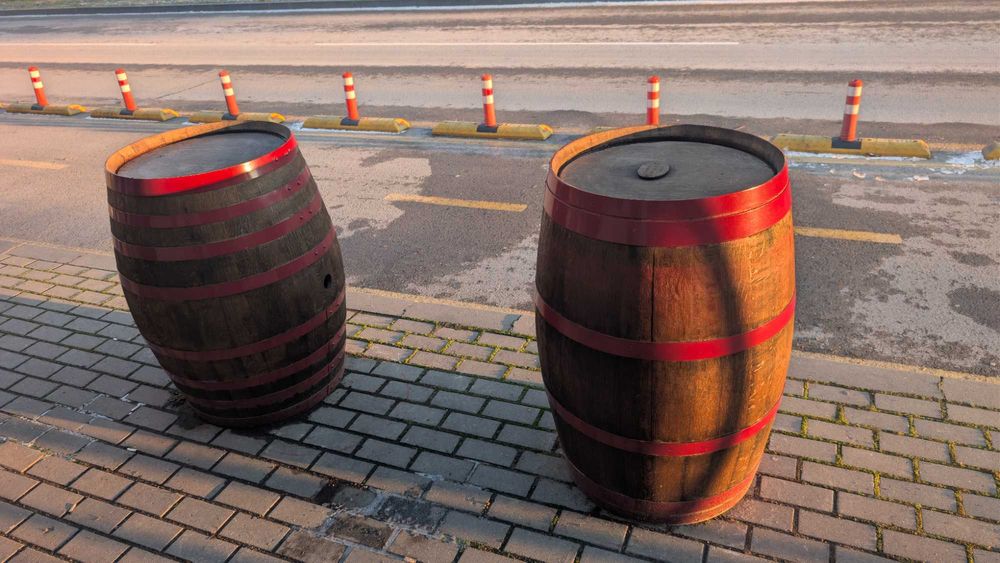 Дървени бъчви за вино