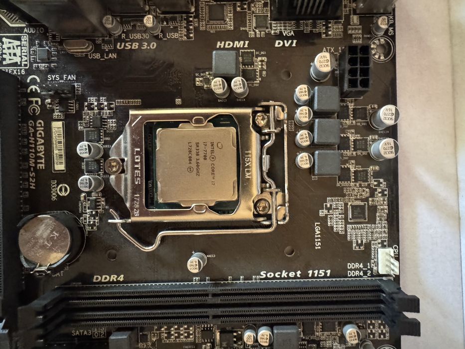 Kit Placa de baza gigabyte H110M-52H-CF + procesor i7 7700