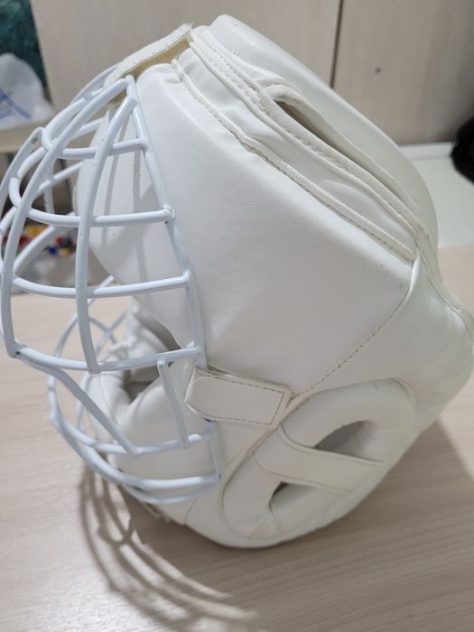 Продаю кимоно,шлем,накладки.