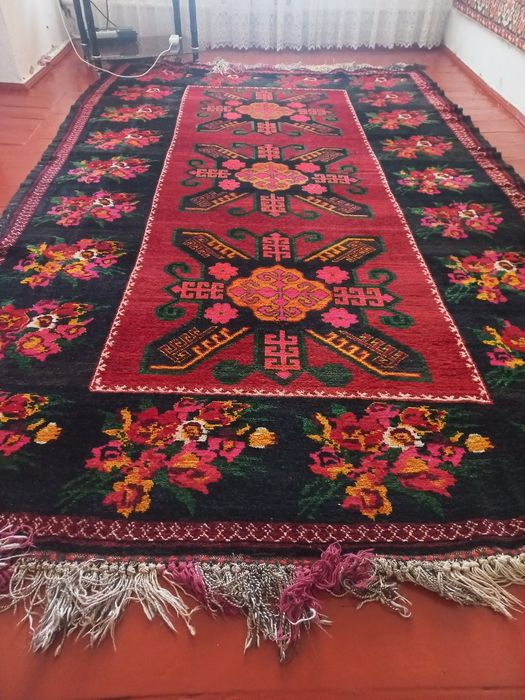 Қазақша түкті кілем