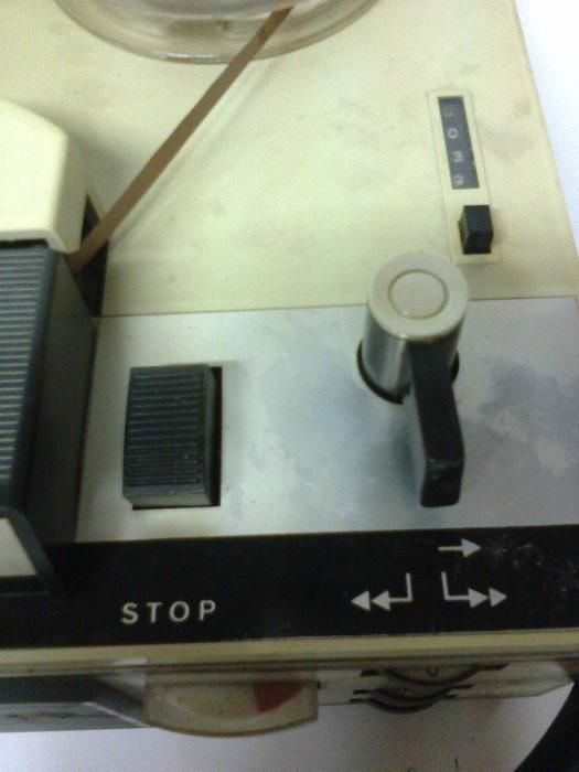 Продавам ролков магнетофон ТЕСЛА В-5