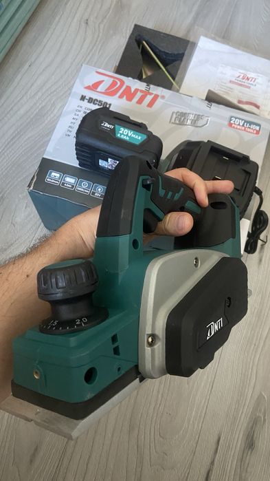 Rindea electrică 20V compatibilă Makita + baterie 4A+ încărcător
