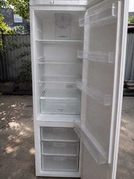 Холодильник indesit