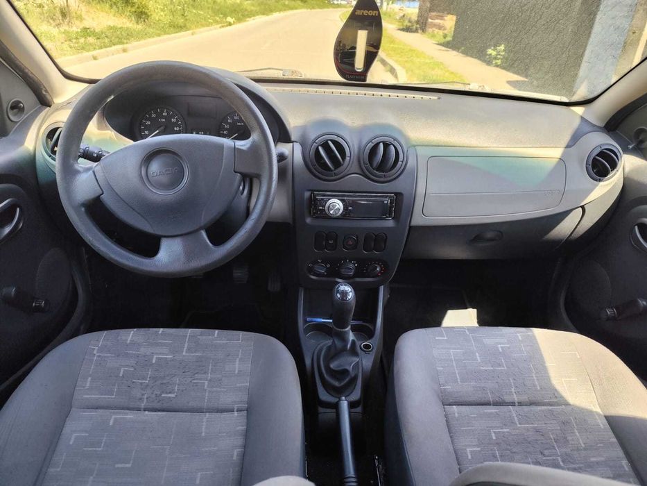 De vanzare Dacia Sandero din 2008 cmc 1400  benzina  .