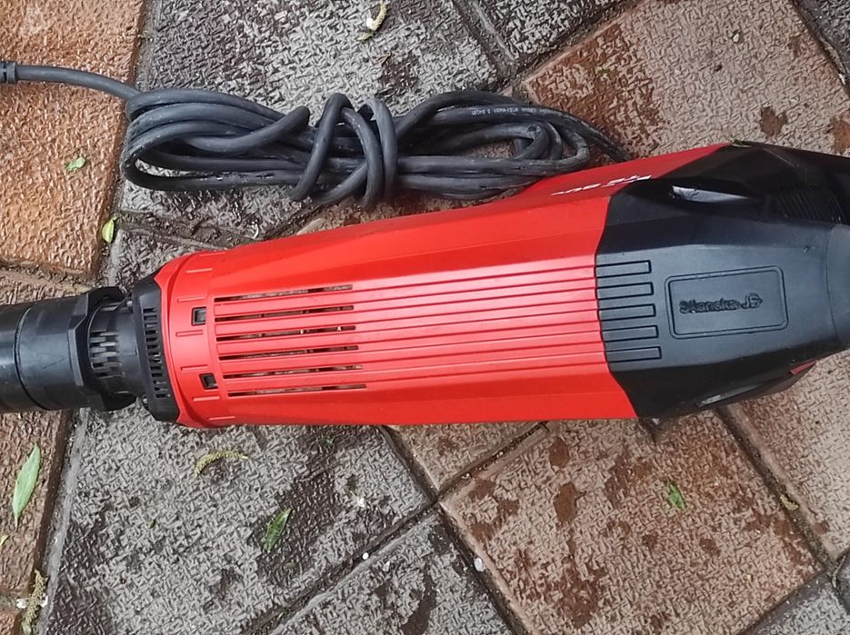 Demolator HILTI TE 80-AVR că și nou