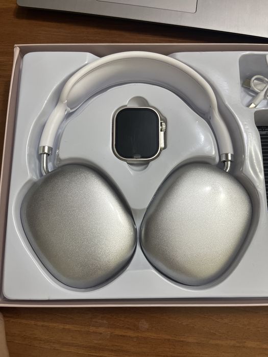 Набор apple наушников и apple watch