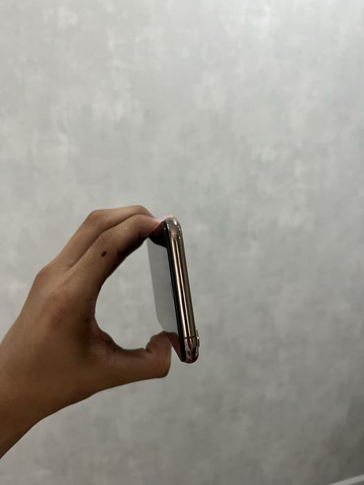 Продам iPhone XS 64 gigabyte