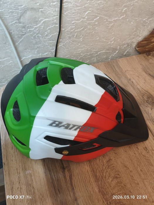 Продам велосипедный шлем новый