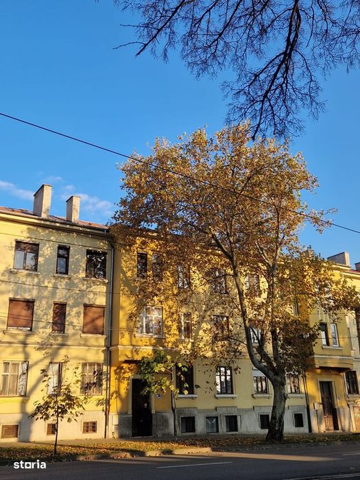 Proprietar – apartament 3 camere, 80 mp, etaj 2/2 strada Republicii