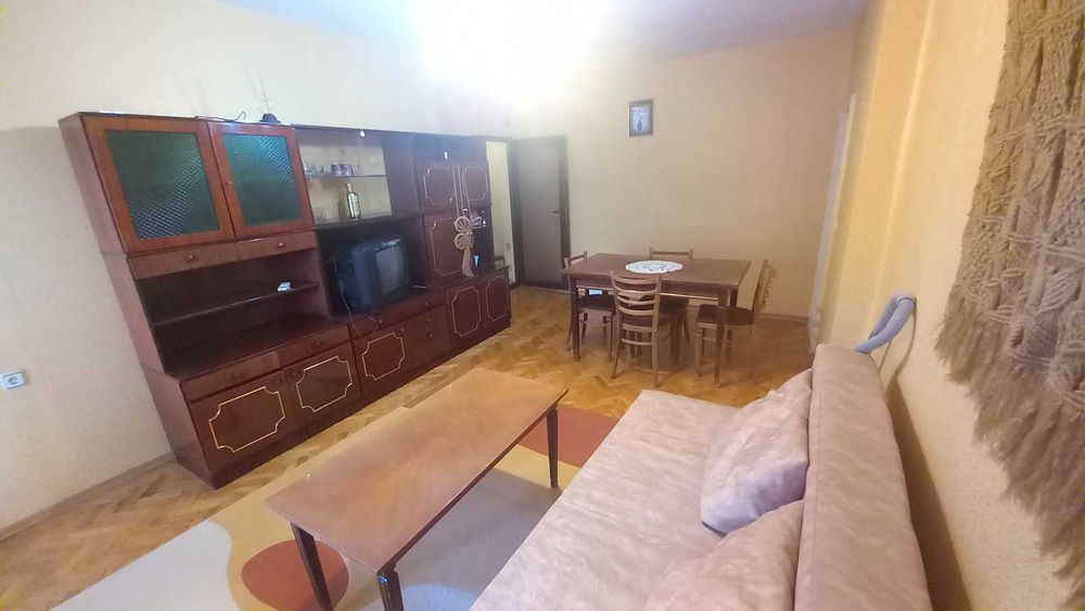 Продава се Многостаен апартамент в Разград, Бели Лом - 102 кв.м за 1050 €/кв.м - Снимка #1