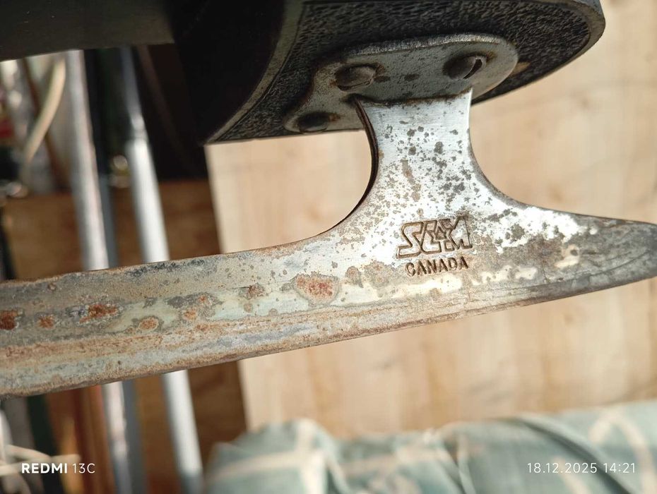 Patine negre noi CANADA