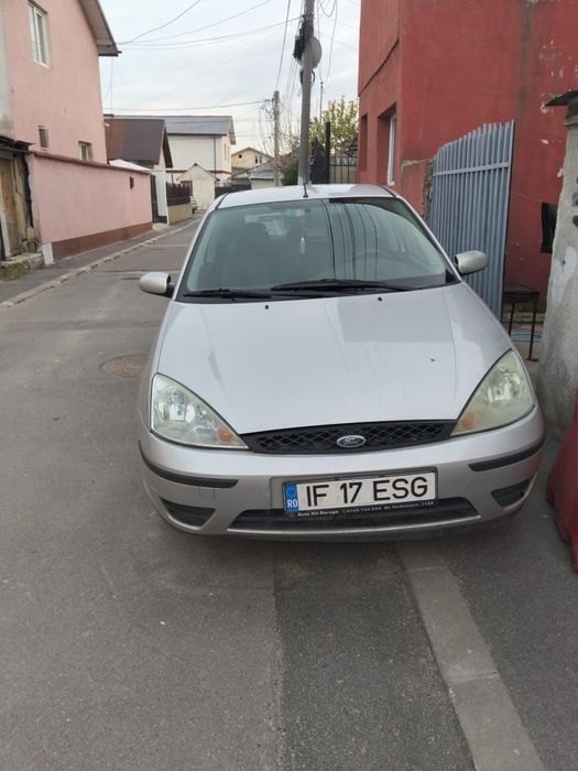 Vând mașina Ford focus 1 4 motor preț fix