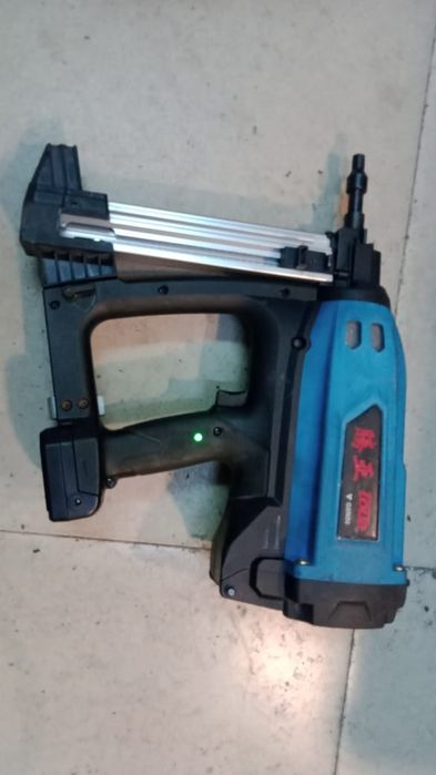 Продам монтажный пистолет