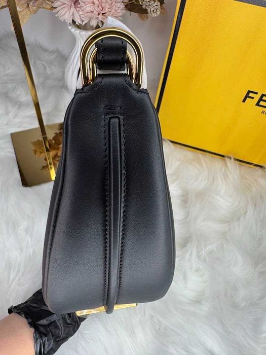Geanta Fendi Fendigraphy piele naturala 100%, prezentare completa