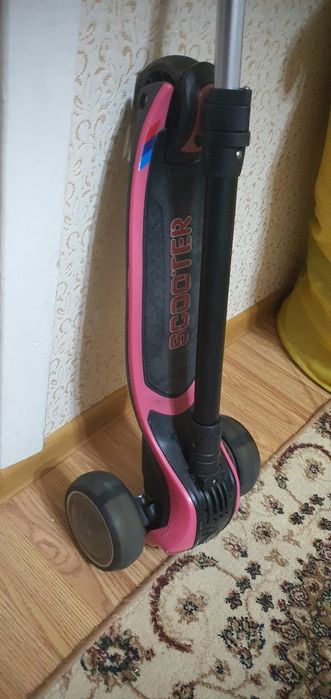 Самокат детский  для девочки