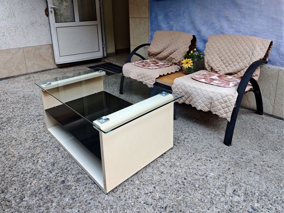 Холна часа бял гланц със стъкло