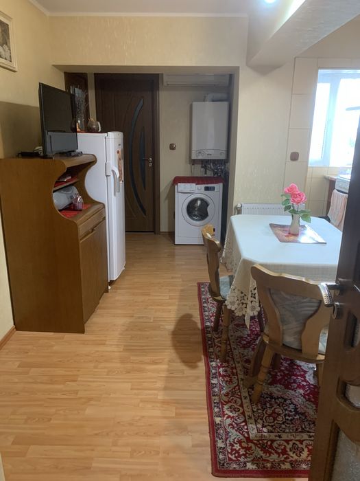 Vând apartament în mun. Caracal, 3 camere, vizavi de Penny - direct proprietar